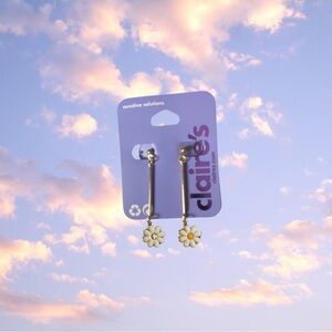 Dangling flower earrings 🌸